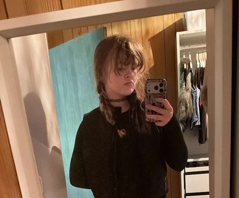 Belle (19), $300, Non-smoker, No pets, and No children