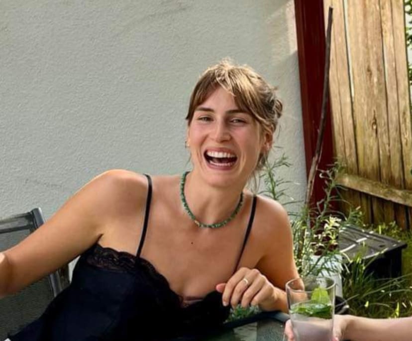 Hannah Beaton (25), $200, Non-smoker, No pets, and No children