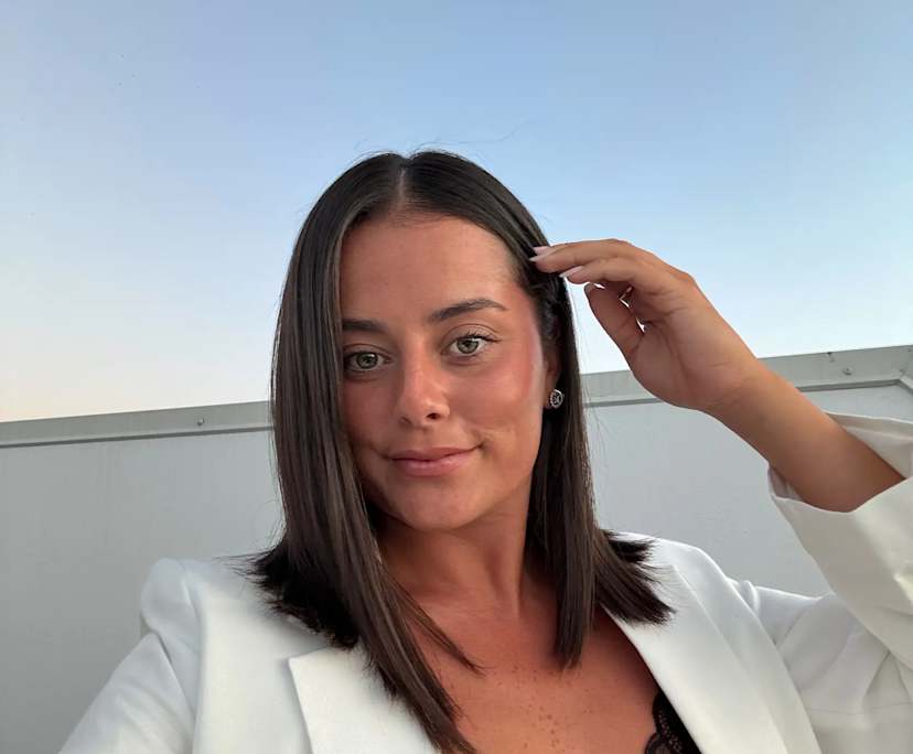 Nisa (28), $400, Non-smoker, No pets, and No children