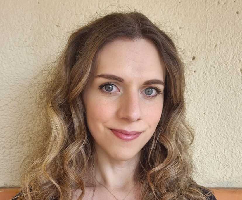 Katka (30), $400, LGBTQIA+, Non-smoker, No pets, and No children