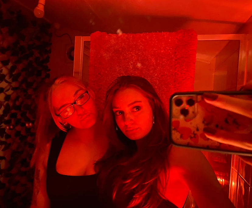 Francesca Hazelman (19), $280, Have pets, Smoker, and No children