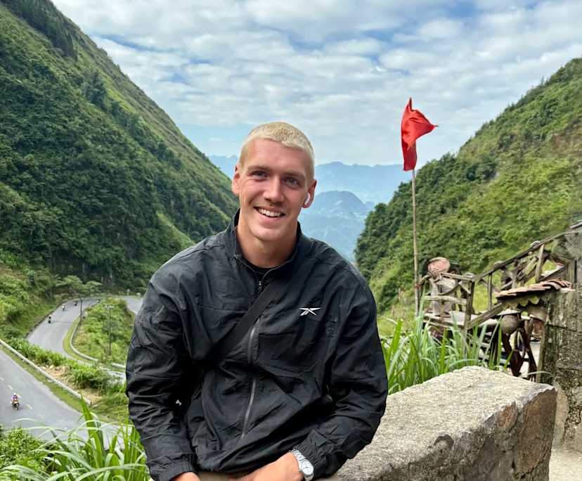 Stan (22), $280, Non-smoker, No pets, and No children