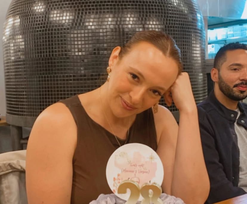 Mariane (29), $230, Non-smoker, No pets, and No children