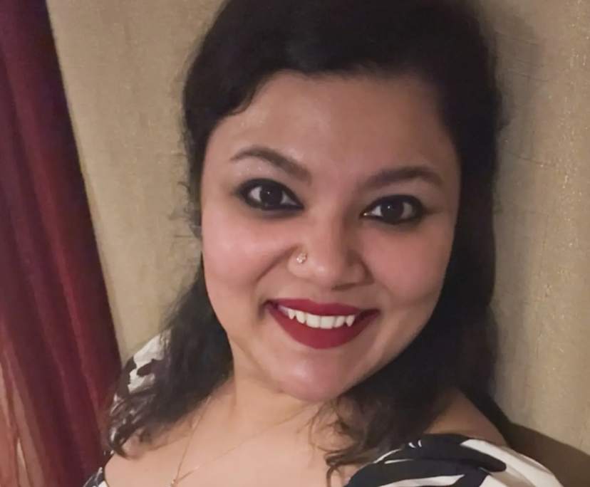 Divya (35), $375, LGBTQIA+, Non-smoker, Have pets, and No children