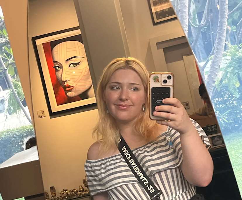 Eliza (21), $300, Non-smoker, No pets, and No children