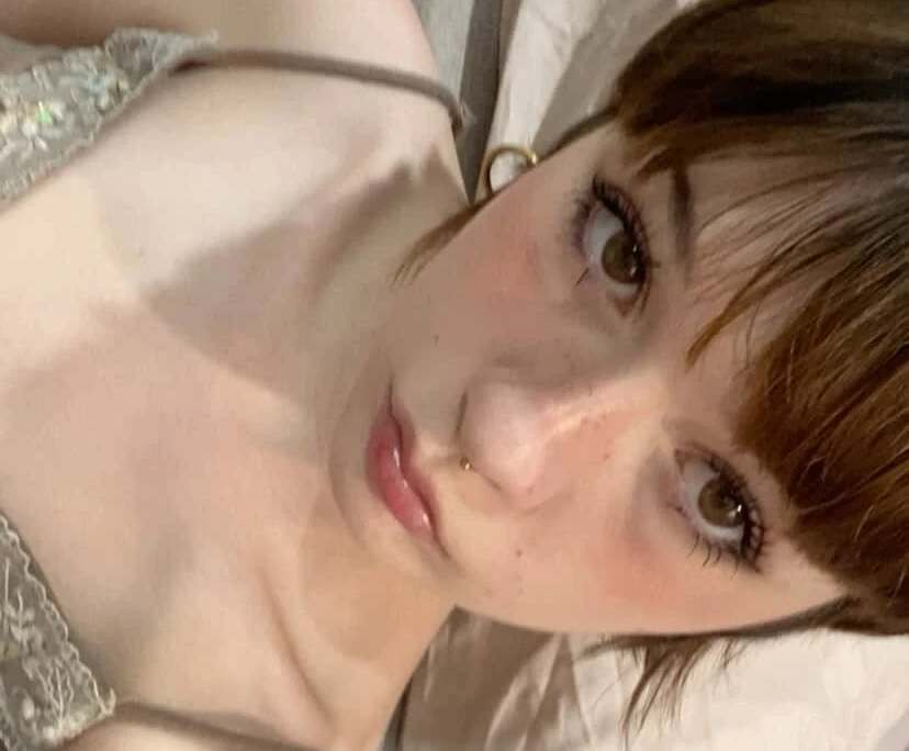 Penelope (19), $200, LGBTQIA+, Have pets, Smoker, and No children