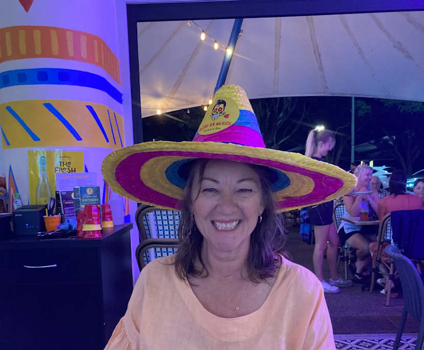 Yvonne (57), $275, Non-smoker, Have pets, and No children