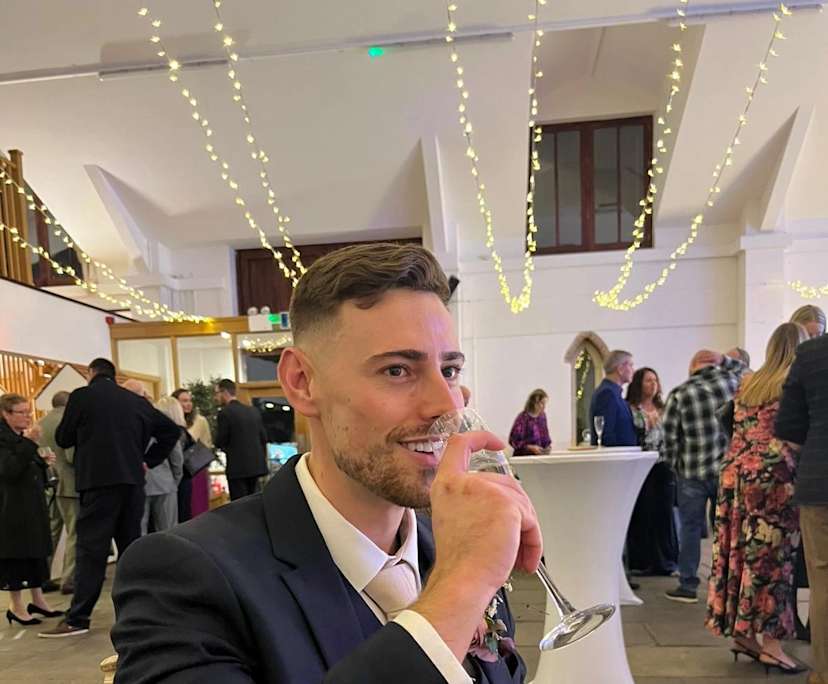 Danny (27), $450, No pets, Non-smoker, and No children