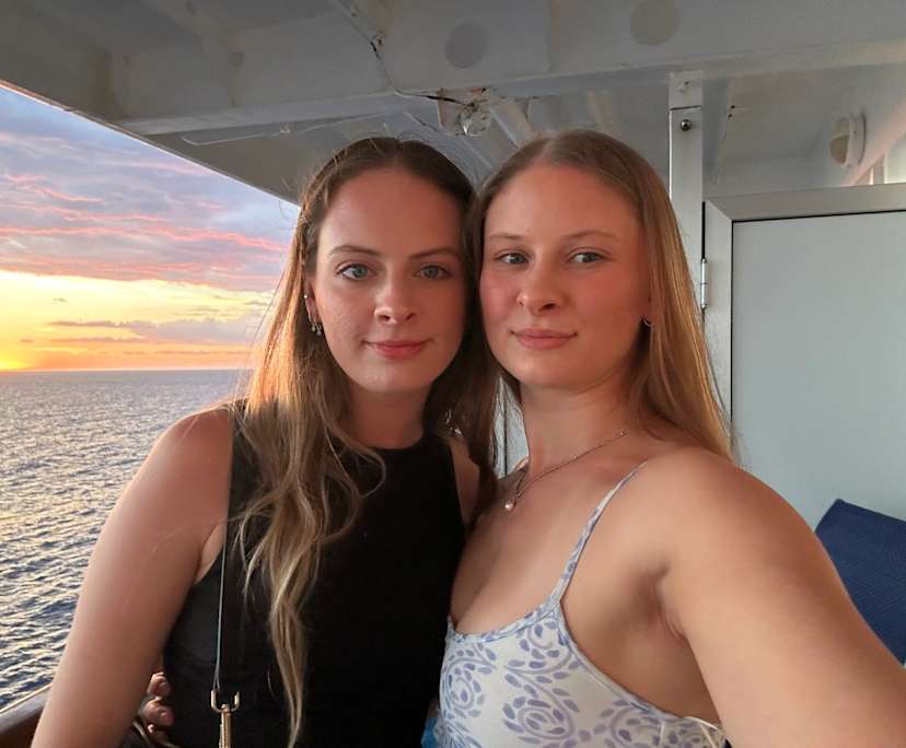 Issy (27), $200, Have pets, Non-smoker, and No children