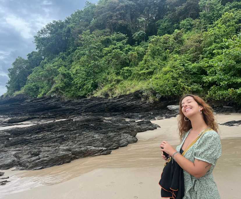 Dina (29), $300, Non-smoker, No pets, and No children