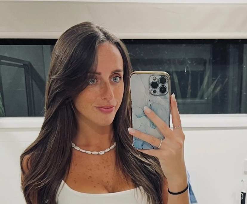 Vicky (30), $400, Non-smoker, No pets, and No children