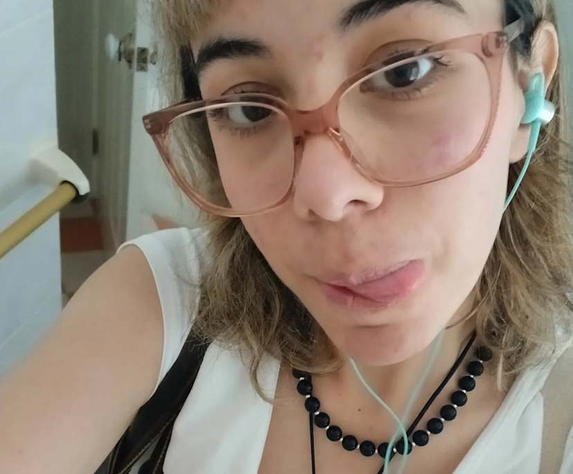 Scarlett (18), $215, Smoker, No pets, and No children