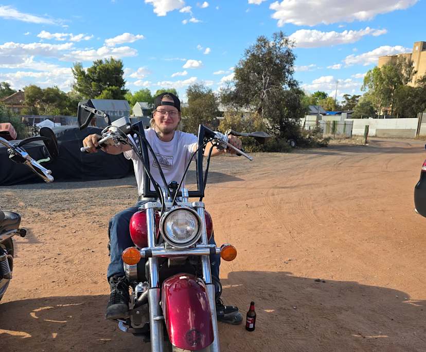 Nevada (22), $350, Have pets, Smoker, and No children