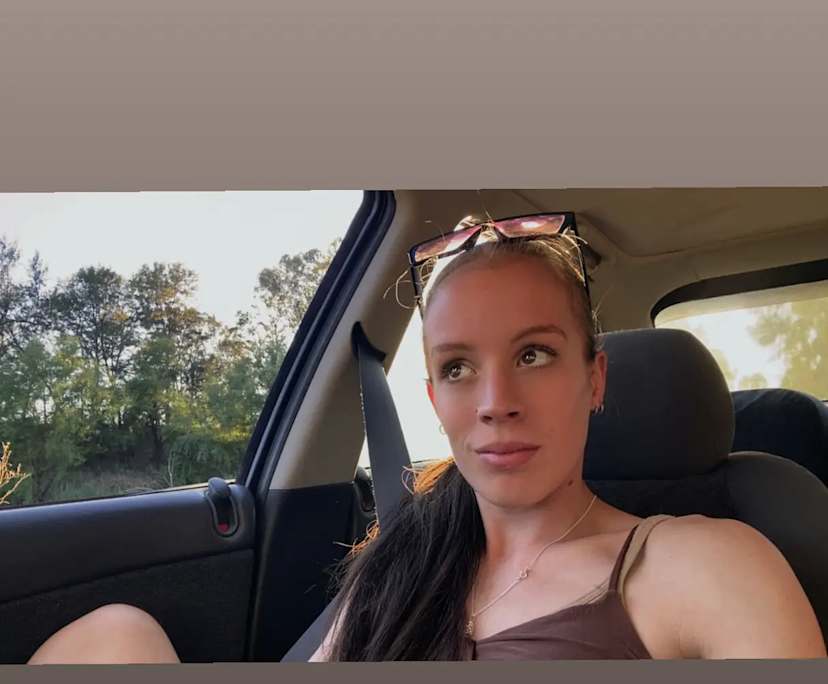 Jasmine (20), $100, Have pets, Non-smoker, and No children