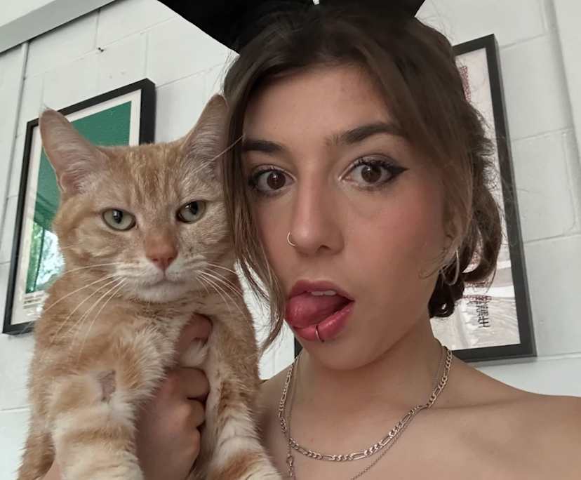 Pippa (23), $350, LGBTQIA+, Non-smoker, Have pets, and No children