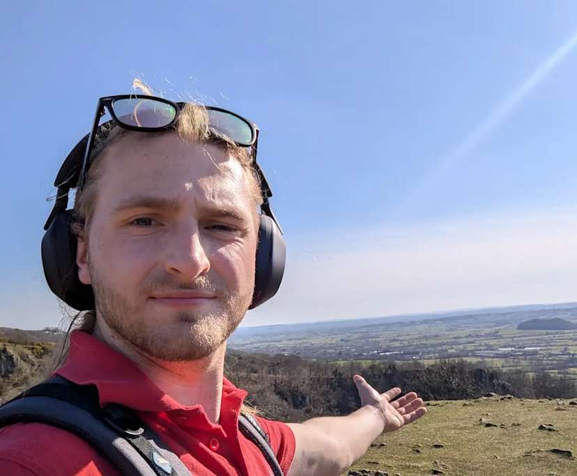 Jake (25), $250, Non-smoker, No pets, and No children