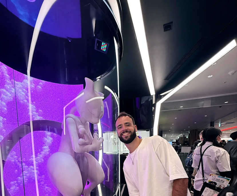 Maxime (30), $320, Non-smoker, Have pets, and No children