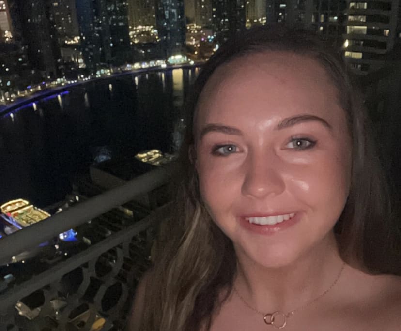 Aoife (25), $350, Non-smoker, No pets, and No children