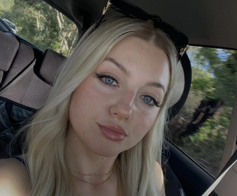 Cait (25), $350, Non-smoker, Have pets, and No children