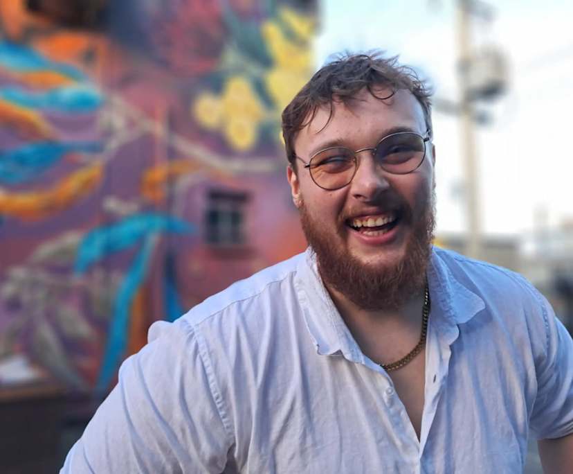 Daniel (22), $300, LGBTQIA+, Non-smoker, No pets, and No children