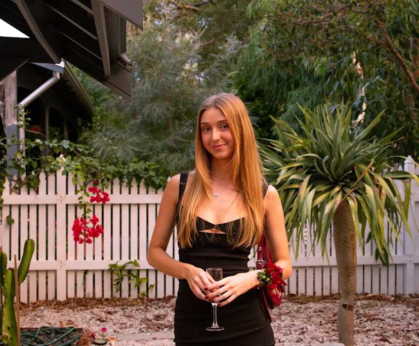 Leah (25), $300, 