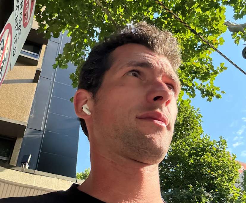 Valentin (26), $350, Non-smoker, No pets, and No children