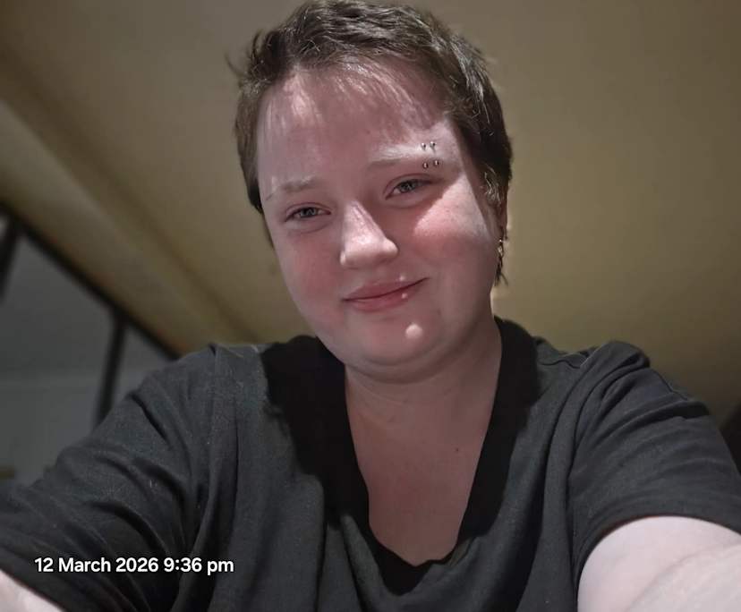 Laura (21), $300, Smoker, No pets, and No children