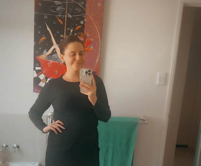 Harriet (31), $360, Non-smoker, No pets, and No children