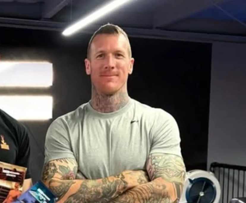 Aaron (35), $400, Have children, No pets, and Non-smoker