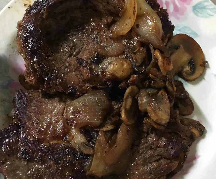 Stephen (34), $350, Smoker, No pets, and No children