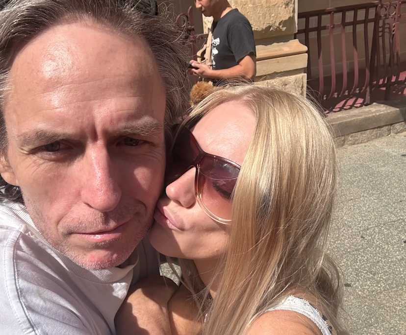 April (32) and Ben (42), $1,200, Non-smoker, No pets, and No children