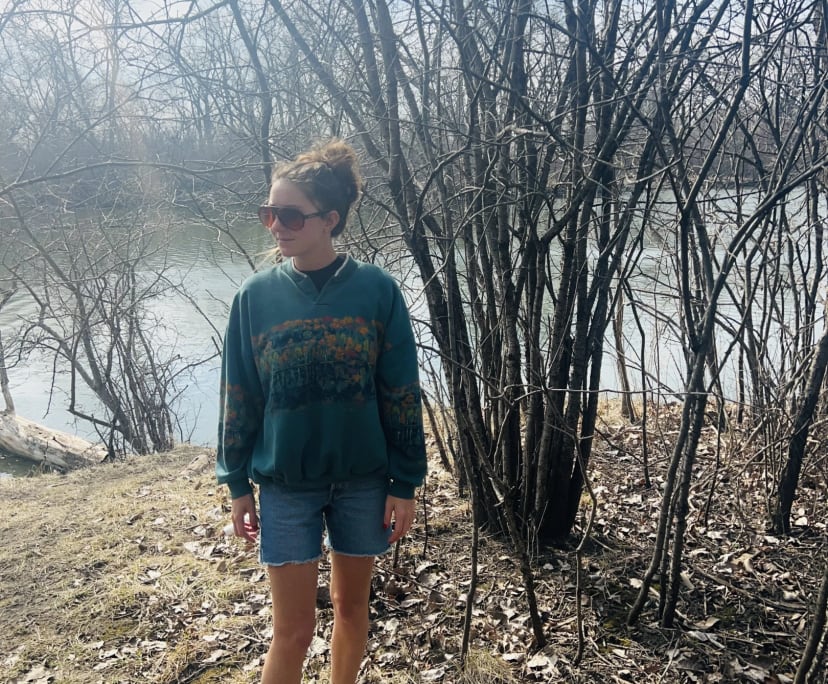 Becca (29), $325, No pets, Non-smoker, and No children