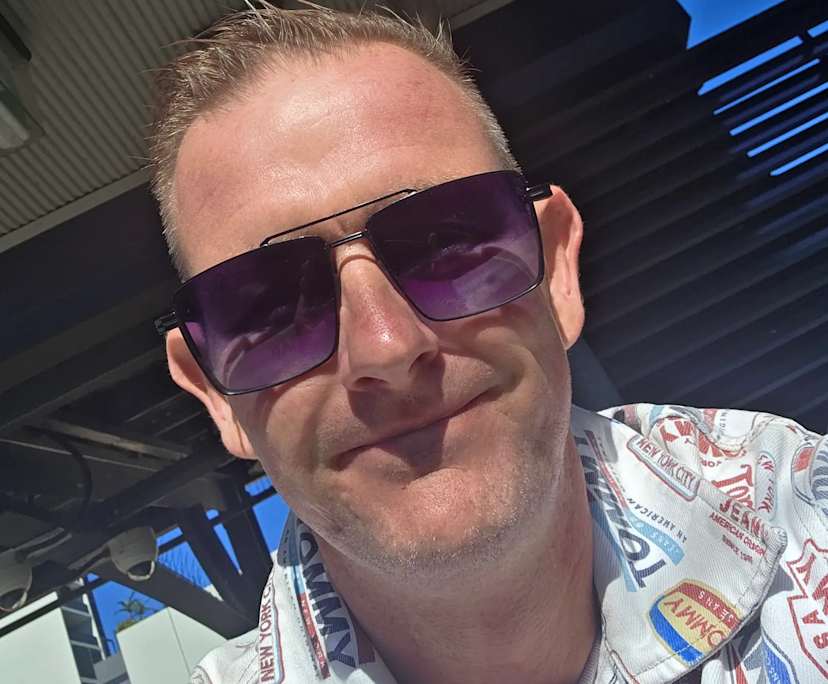 James (41), $350, Non-smoker, No pets, and No children