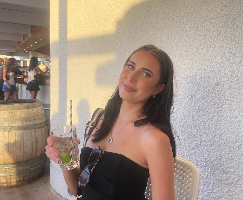Bella (21), $500, Non-smoker, No pets, and No children