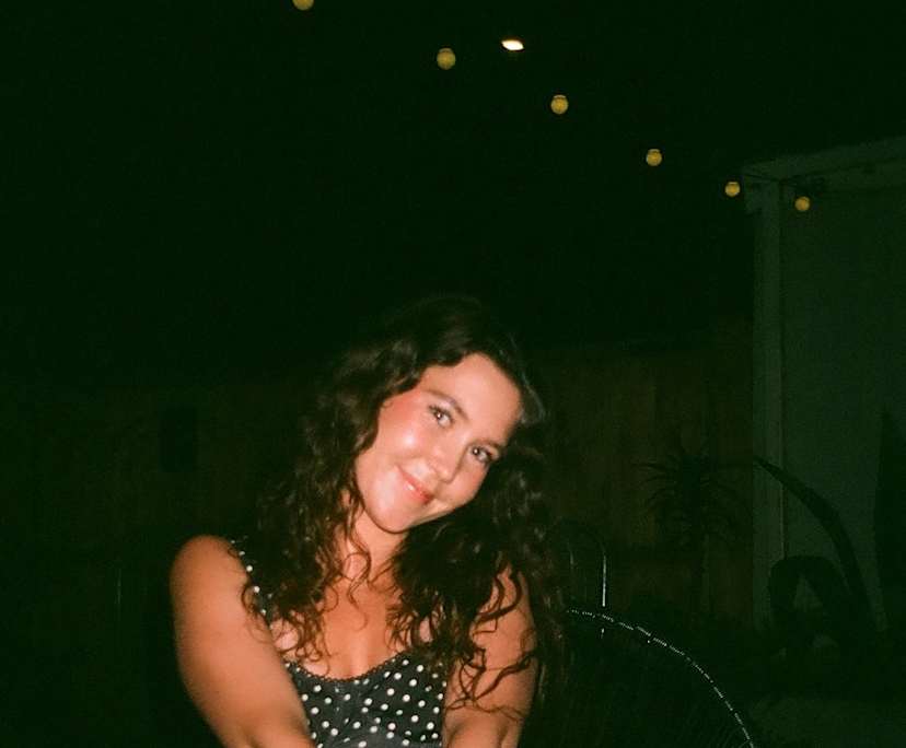Ella (22), $310, Non-smoker, No pets, and No children