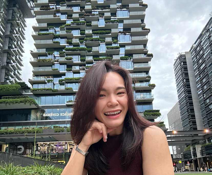 Preawpan (31), $350, Non-smoker, Have pets, and No children