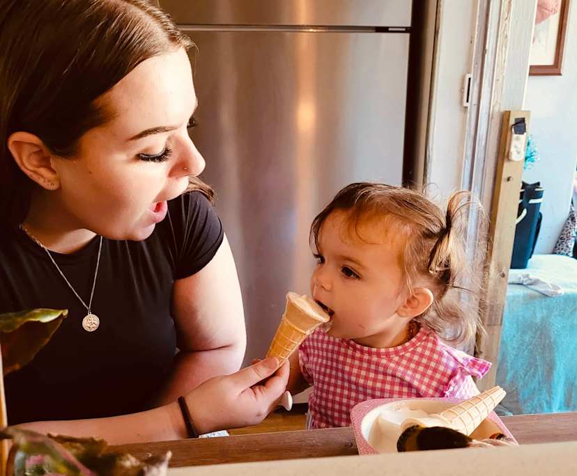 Taleyah (18), $300, Non-smoker, Have pets, and No children