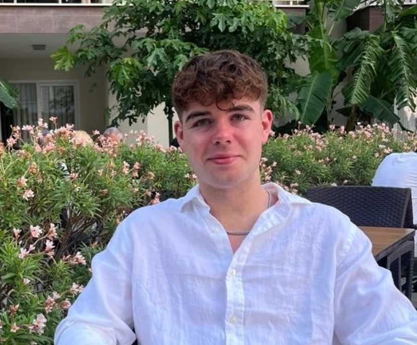 Angus Horn (21), $400, Non-smoker, No pets, and No children