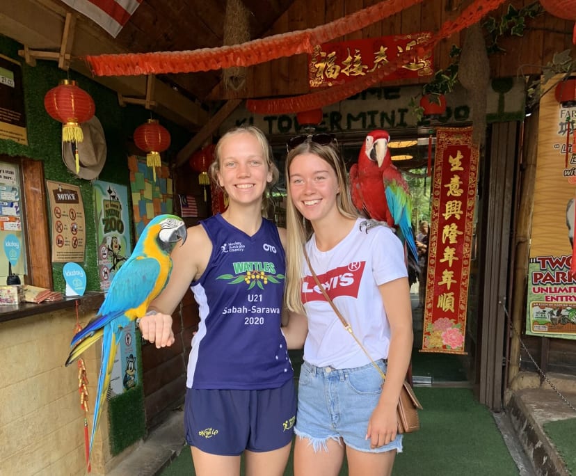 Sarah (25), $450, Non-smoker, No pets, and No children