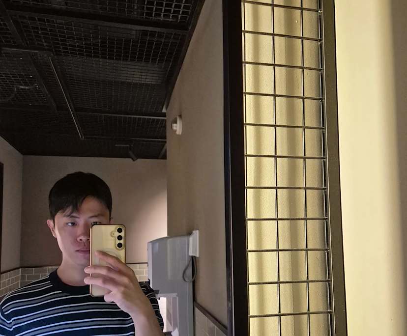 Daehan (25), $250, Non-smoker, No pets, and No children