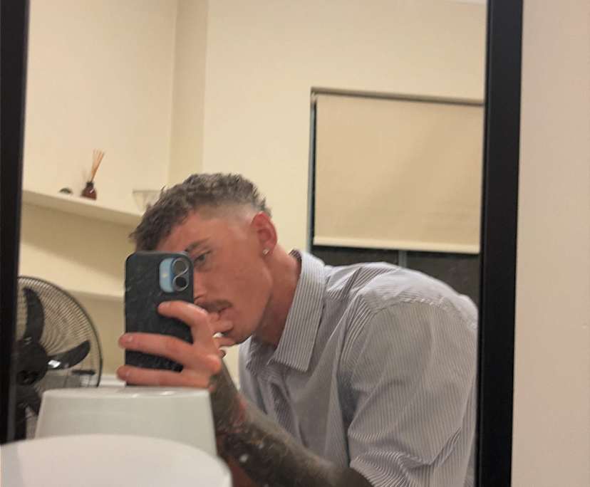 Ash (26), $300, Non-smoker, No pets, and No children
