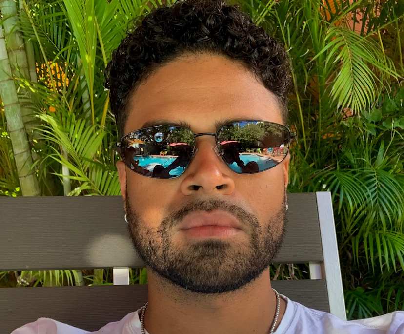 Jose (29), $300, Non-smoker, No pets, and No children