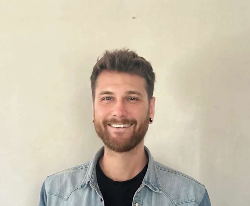 Federico (30), $350, Non-smoker, No pets, and No children