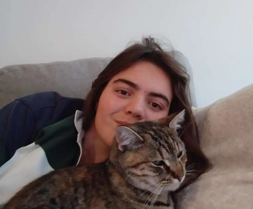 Kate (21), $300, LGBTQIA+, Non-smoker, Have pets, and No children