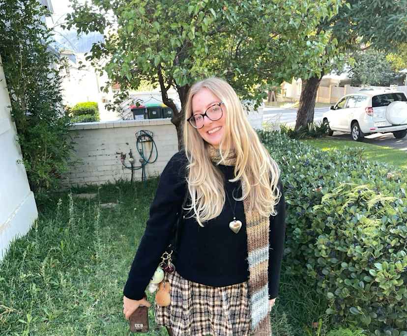 Pheobe (22), $250, Non-smoker, No pets, and No children