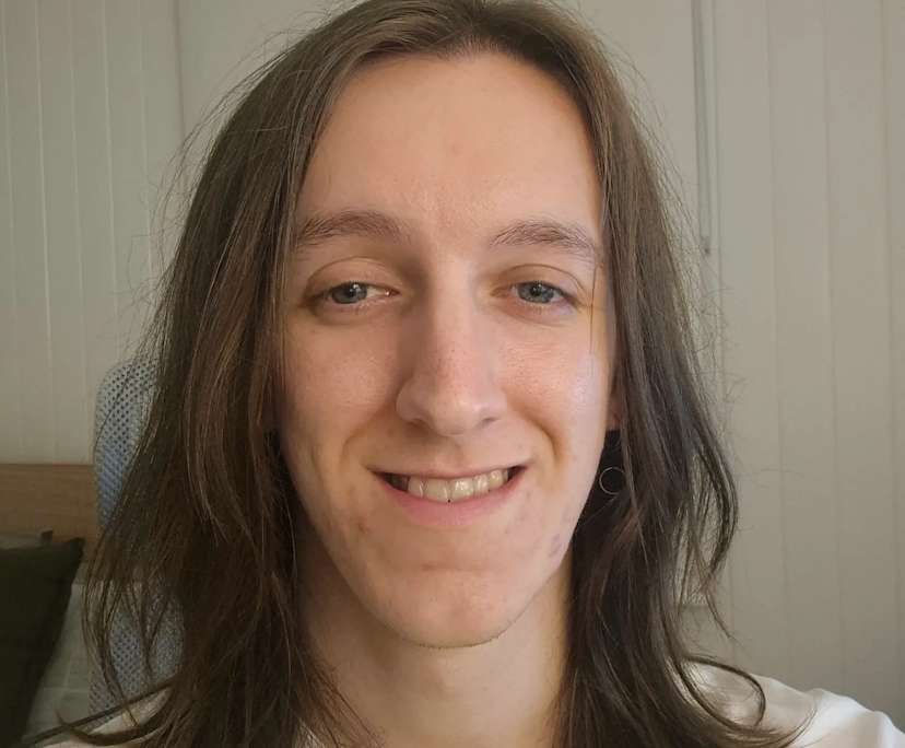 Dylan (22), $325, No pets, Non-smoker, and No children
