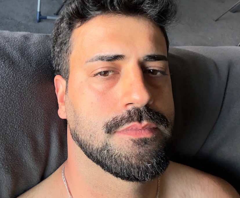 Emre (34), $340, Non-smoker, No pets, and No children
