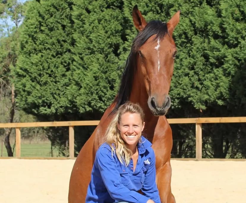 Ainslie (40), $350, Have pets, Non-smoker, No children, and LGBTQIA+