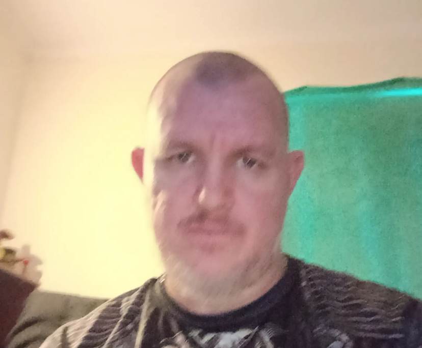 Calvin (41), $250, Non-smoker, Have children, and No pets
