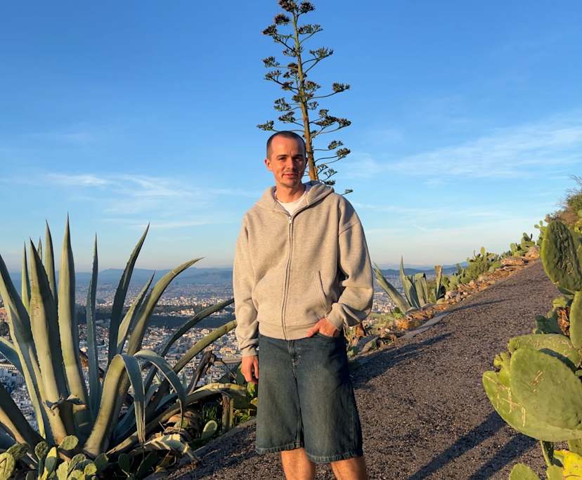 Alex (30), $250, Non-smoker, No pets, and No children